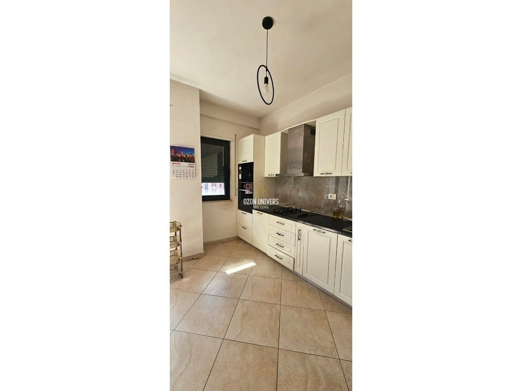 Apartament 3+1 Për Qira tek Green City Residence 3