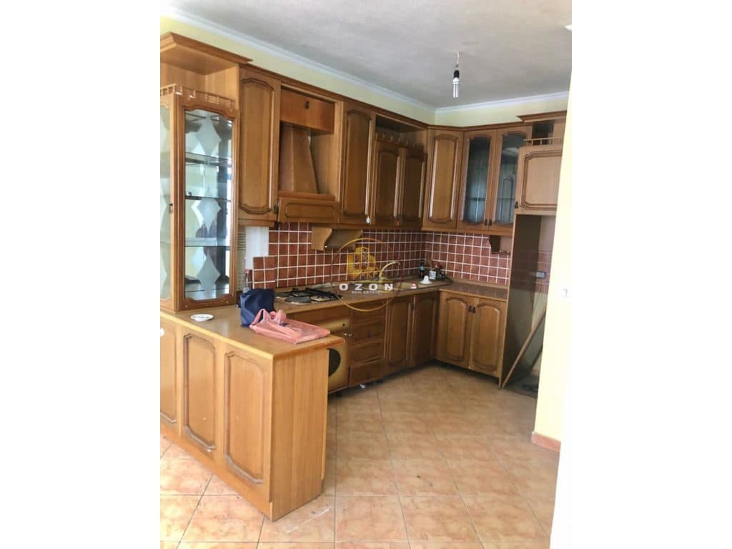 Jepet me qira apartament 3+1 per banim & zyra ,Bulevardi ”Gjergj Fishta”