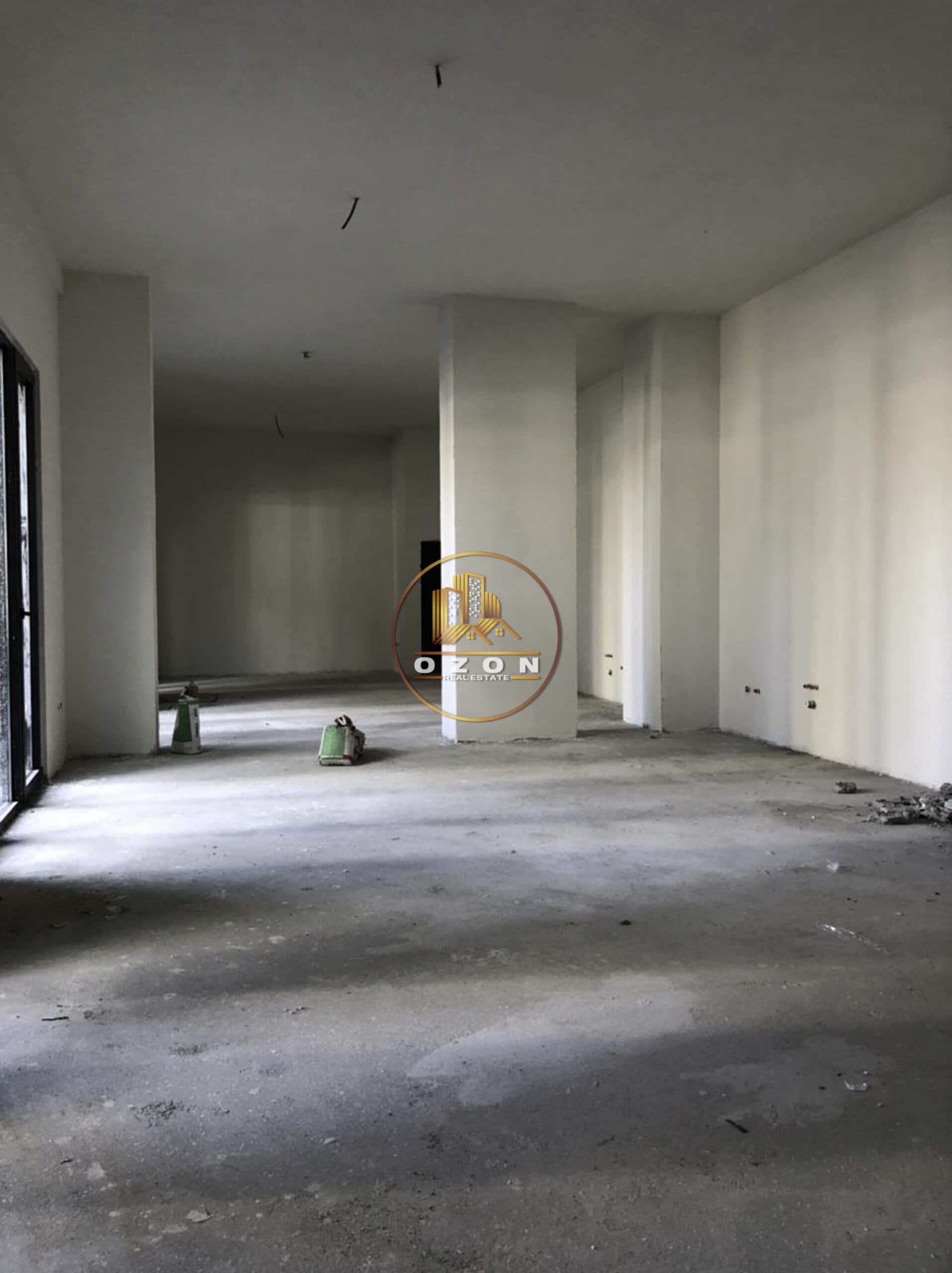Jepet me qira ambient biznesi Open Space, Rruga e Kavajes. 2