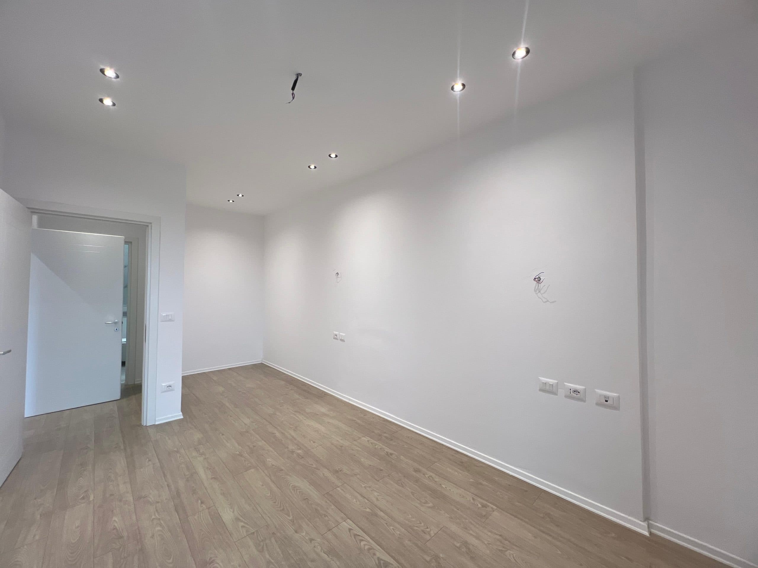 Apartament 1+1 me qira për biznes tek Garden Building, Rruga e Kavajës! 3