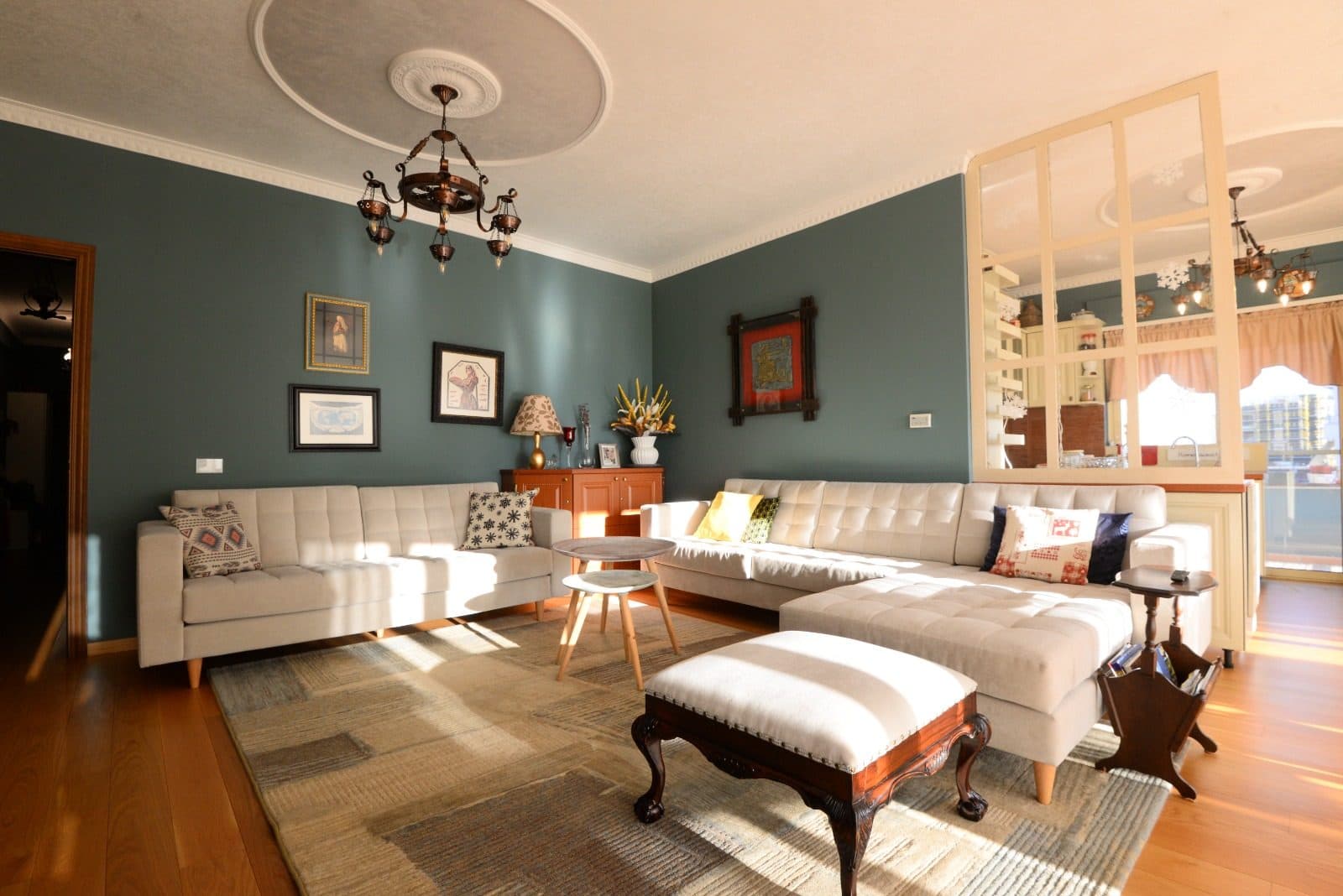 Apartament 3+1+2 për Qira në Rrugën Barrikadave!
