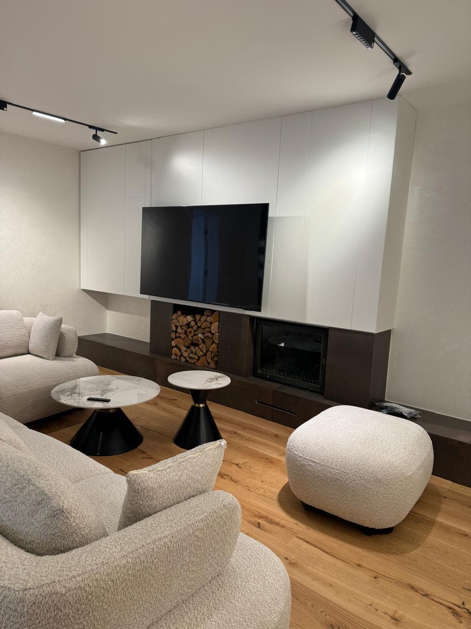 Super Apartament Luksoz 3+1+3 për Shitje tek Liqeni i Thatë me 2 Poste Parkimi! 3