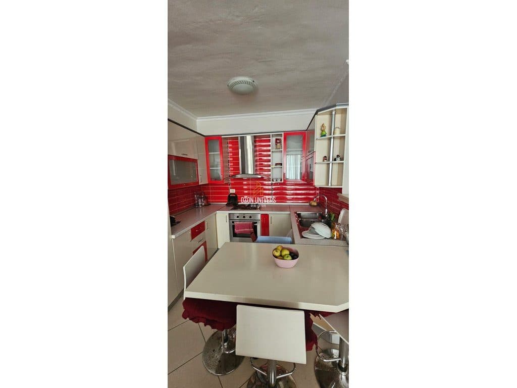 Apartament 2+1 për shitje, në Lungomare, Vlorë! 4