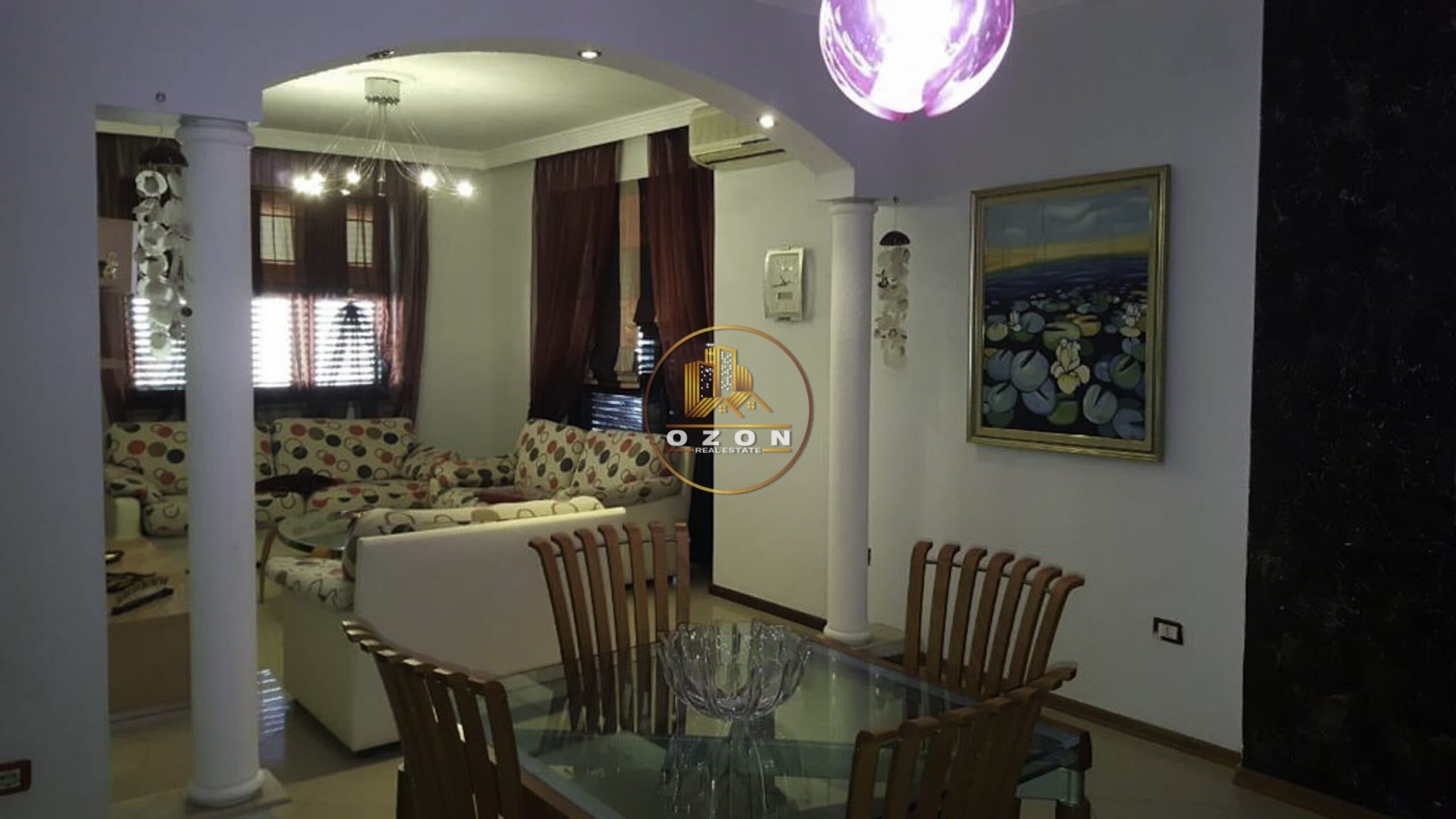 Jepet me qera apartament 2+1+2 , i mobiluar , tek 21 Dhjetori .