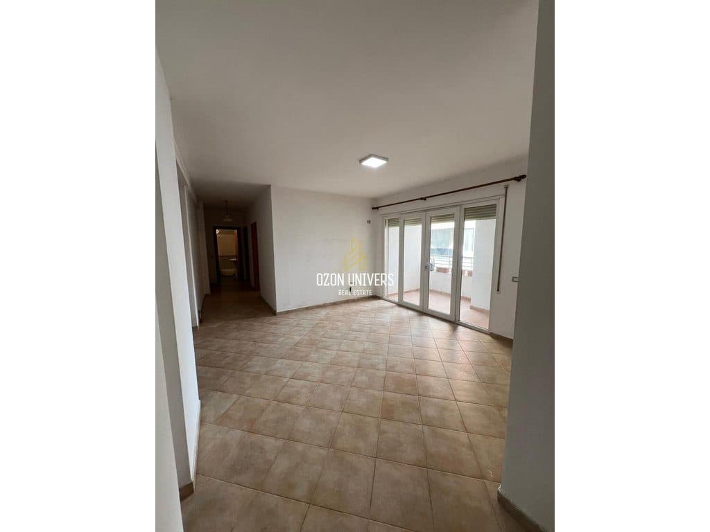 Apartament 2+1+2 me qira per banim ose biznes, në Astir pranë Oslo Bar!