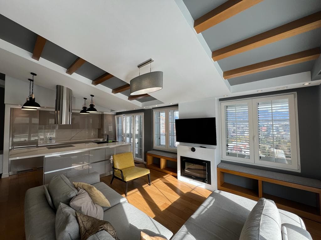 Jepet Me Qira Apartament 3+1+2 +2Post Parkimi Te Kodra E Diellit 1!