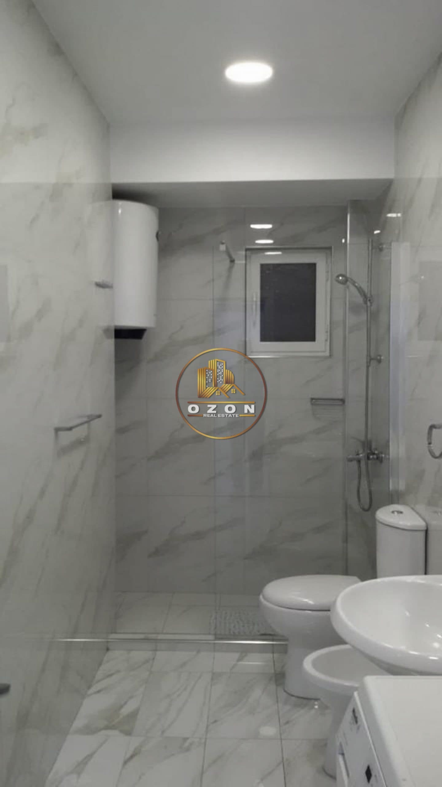 JEPET ME QERA APARTAMENT 2+1 NE QENDER TE TIRANES !