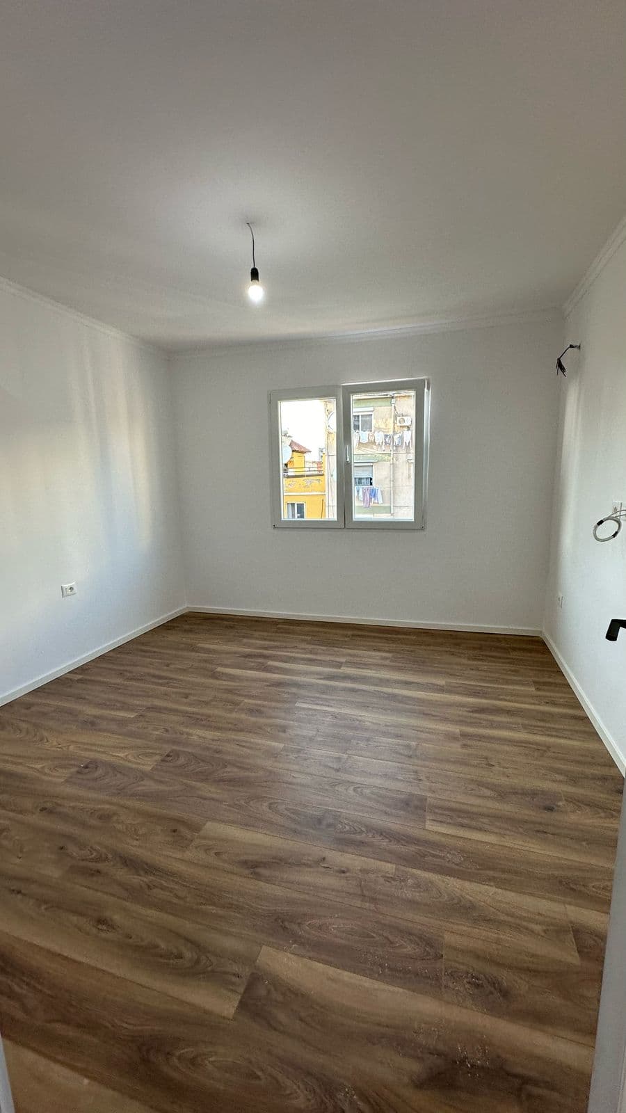 Shitet Apartament 2+1 tek Ish Parku, Rruga e Kavajës! 3