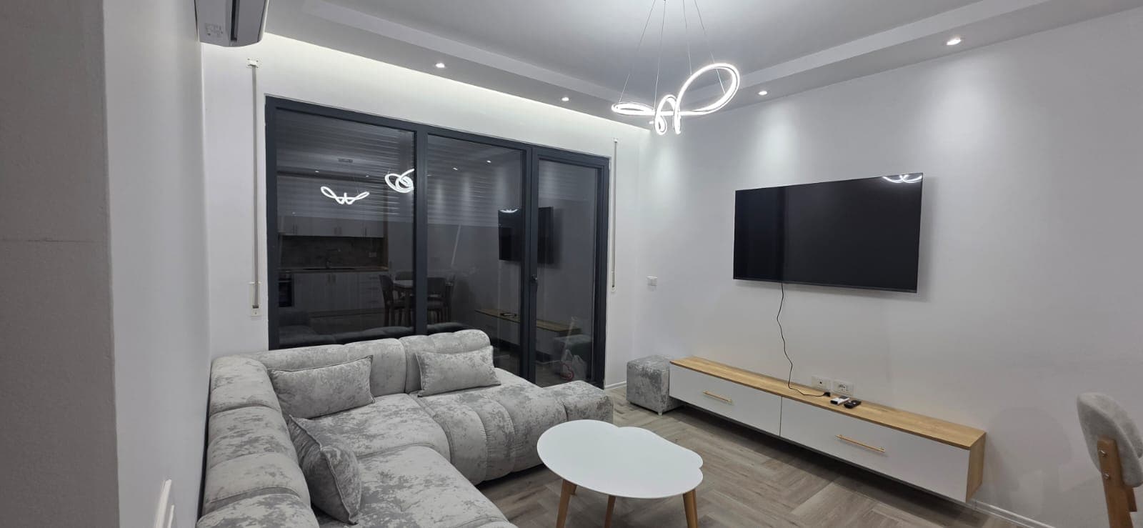 Apartament 1+1 për qira, tek Paralel Living, Don Bosko!