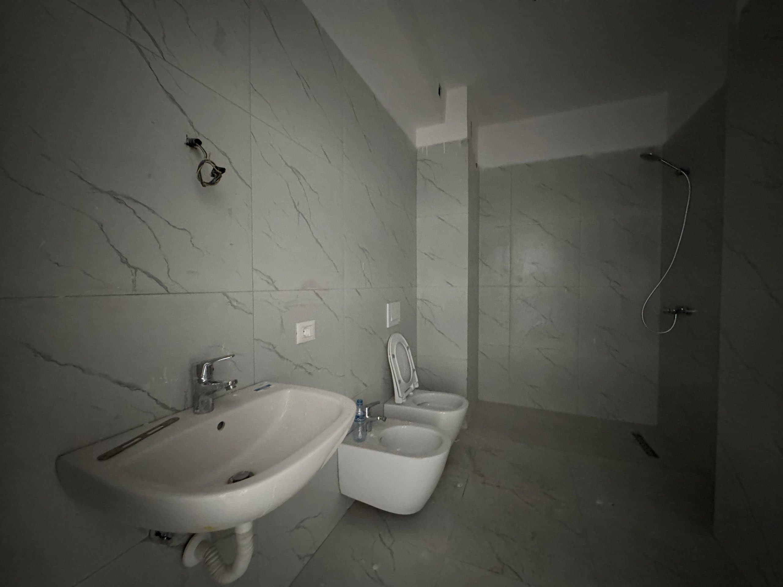 Studio-Apartament për shitje në Myslym Shyr! 3
