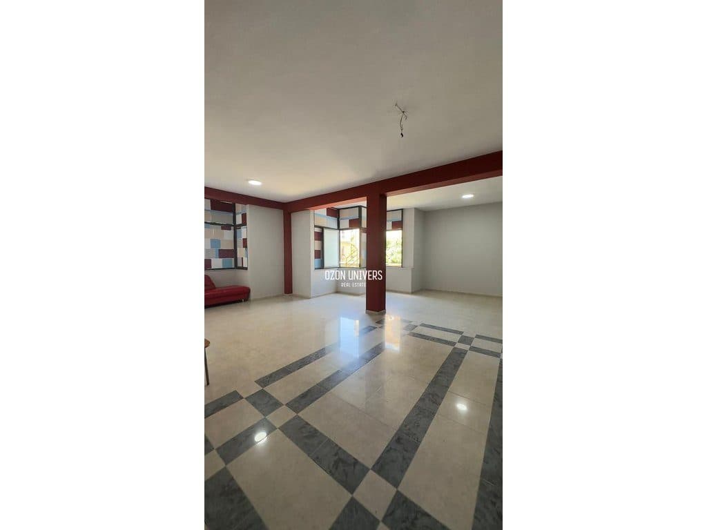 Ambient biznesi për qira tek Rruga e Kavajës, Qendër! 2