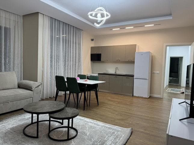 Apartament 2+1+2 për qira, i pa banuar më parë tek ish Sheshi Shqiponja!
