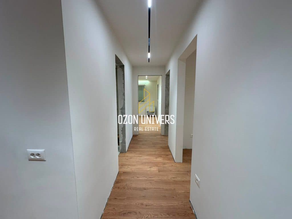 Apartament për zyra 2+1+2 për qira, Ish Ekspozita ! 4