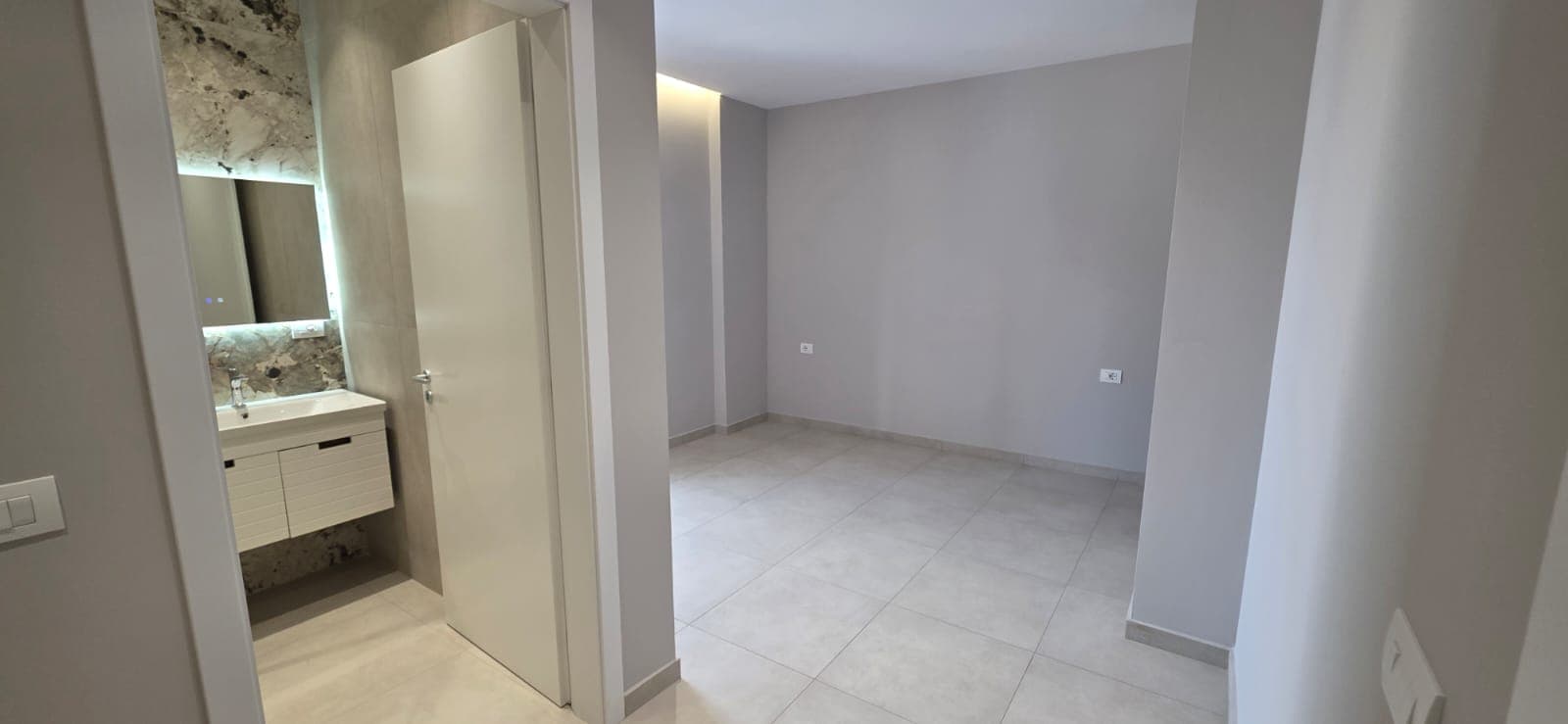 2 Apartamente me qira për biznes, tek Galeria Roma, Rruga e Kavajës! 4