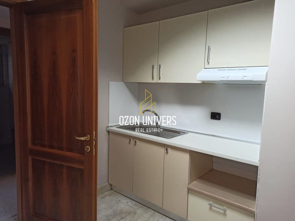 Ambient biznesi për qira në Qendër, pranë Toptanit! 4