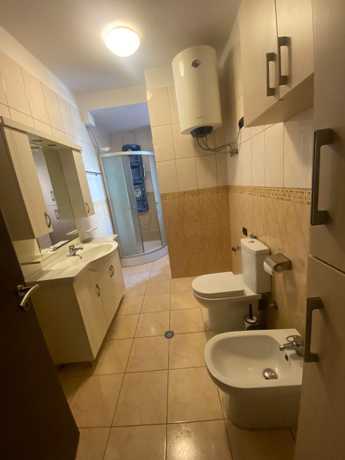 Apartament 2+1 me Qira tek Rruga Zef Jubani! 2