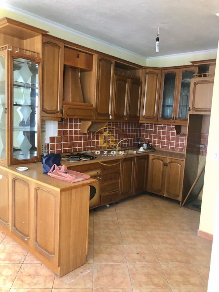 Jepet me qira apartament 3+1 per banim & zyra ,Bulevardi ”Gjergj Fishta”