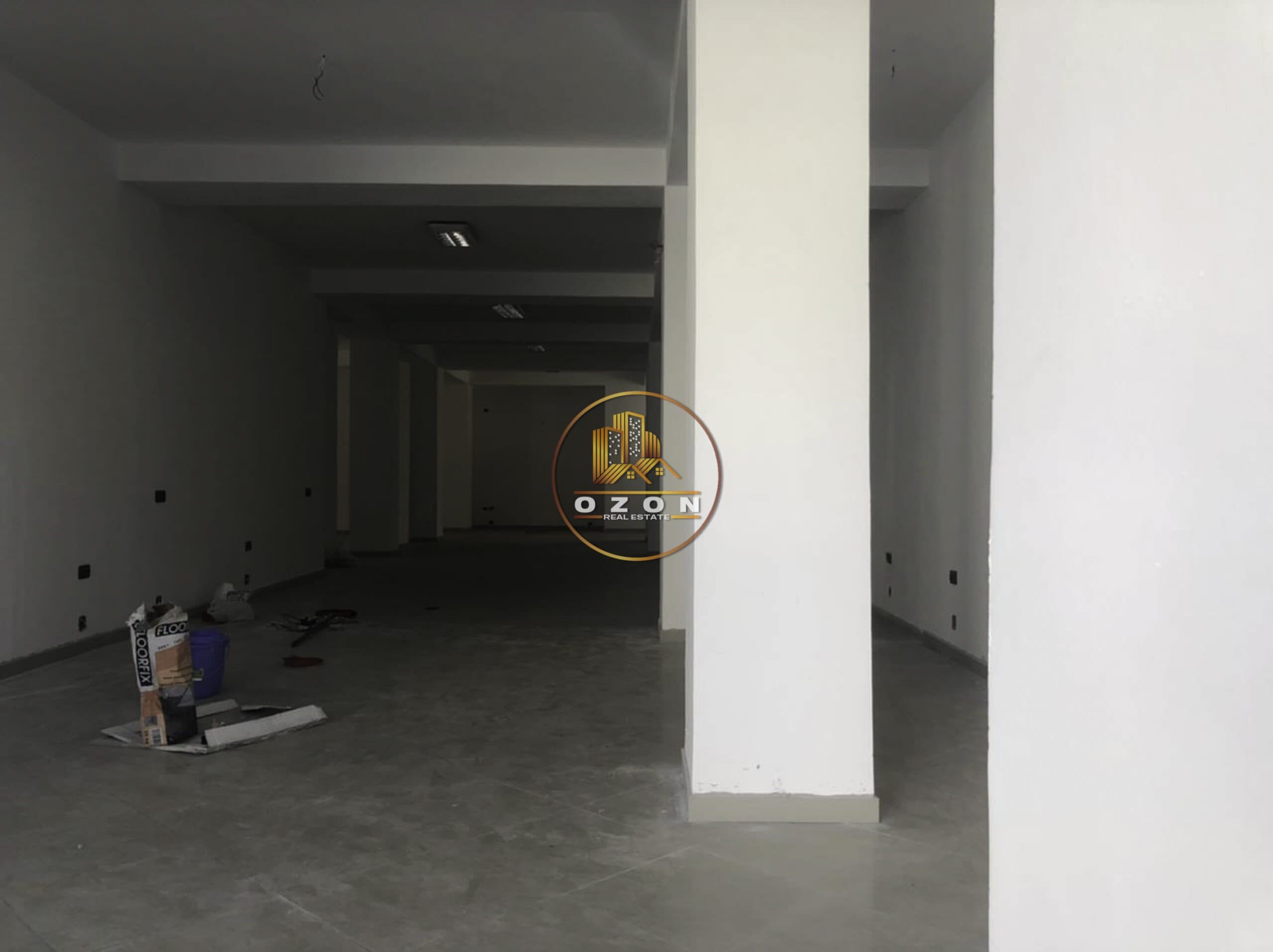 Ambient biznesi per qera open space.Adresa: Rruga e Durresit