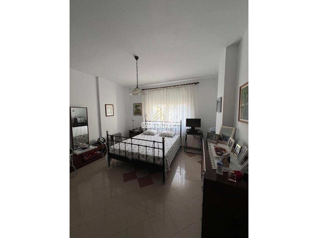 Apartament 2+1 me hipotekë për shitje, tek Pazari i Ri! 3