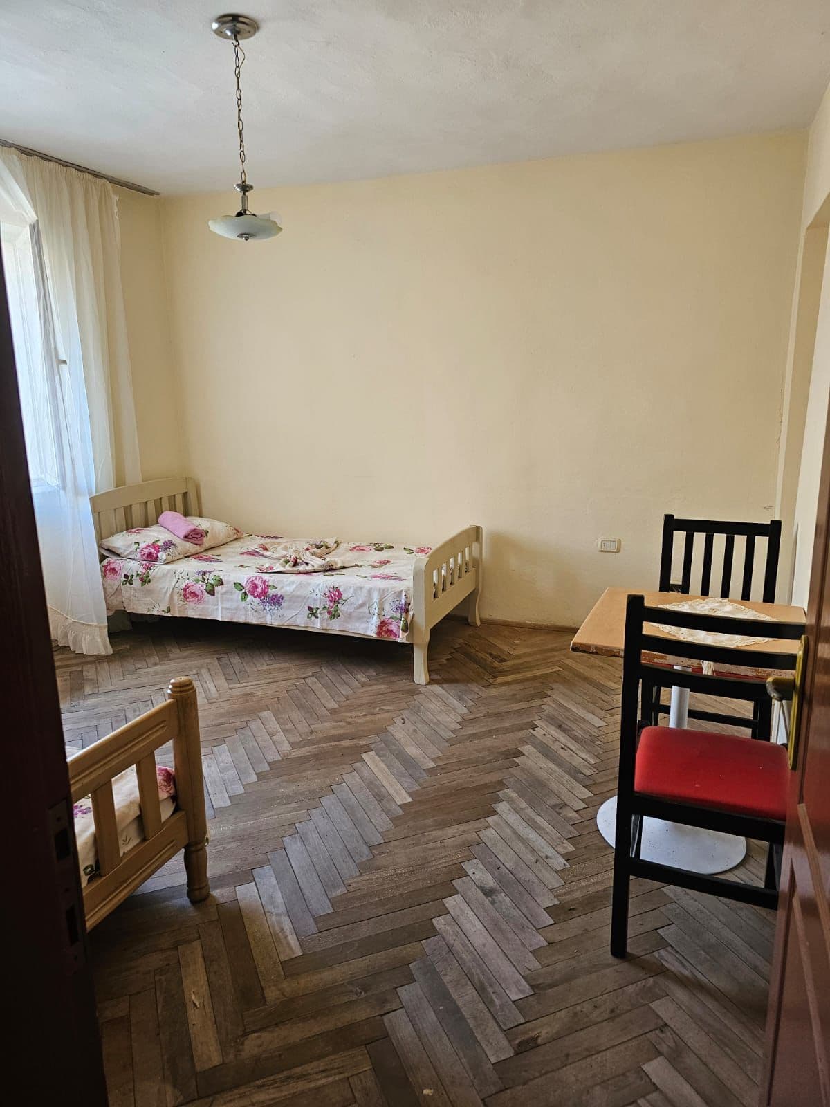 Apartament Me Qira 2+1 Tek Ish Tregu Elektrik! 2