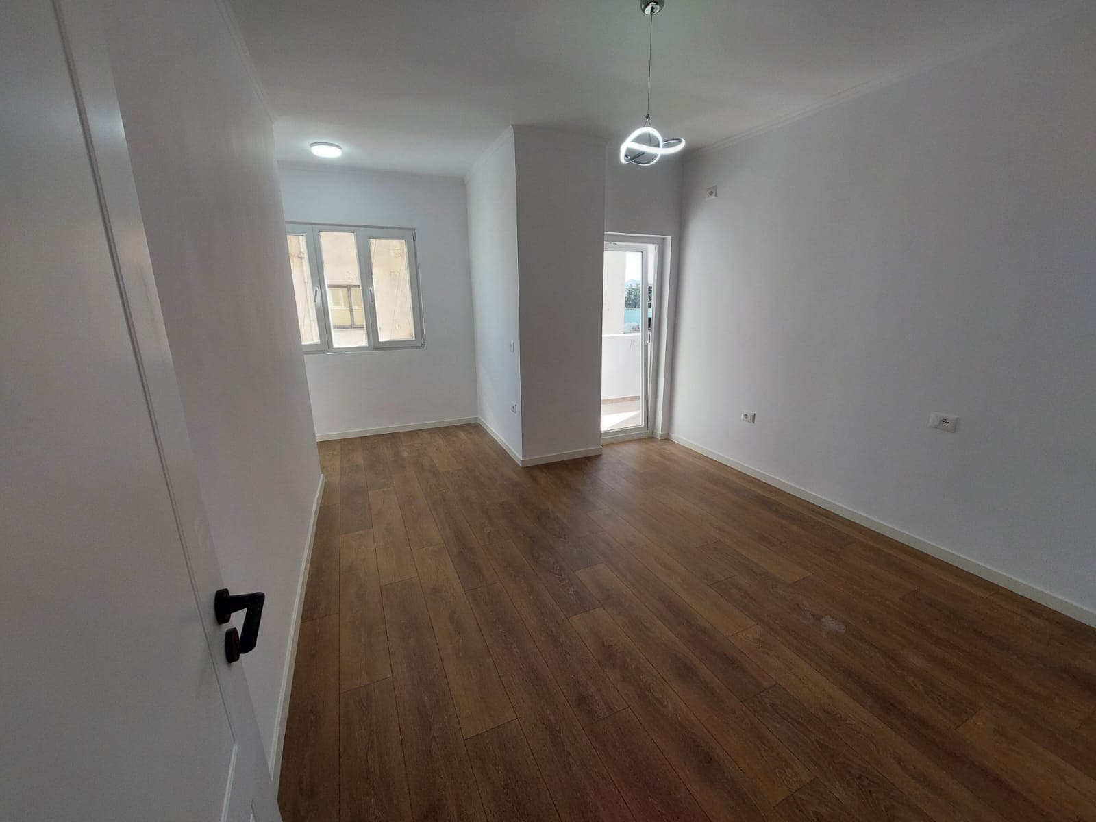 Apartment 2+1+2 për Shitje tek Medreseja! 3