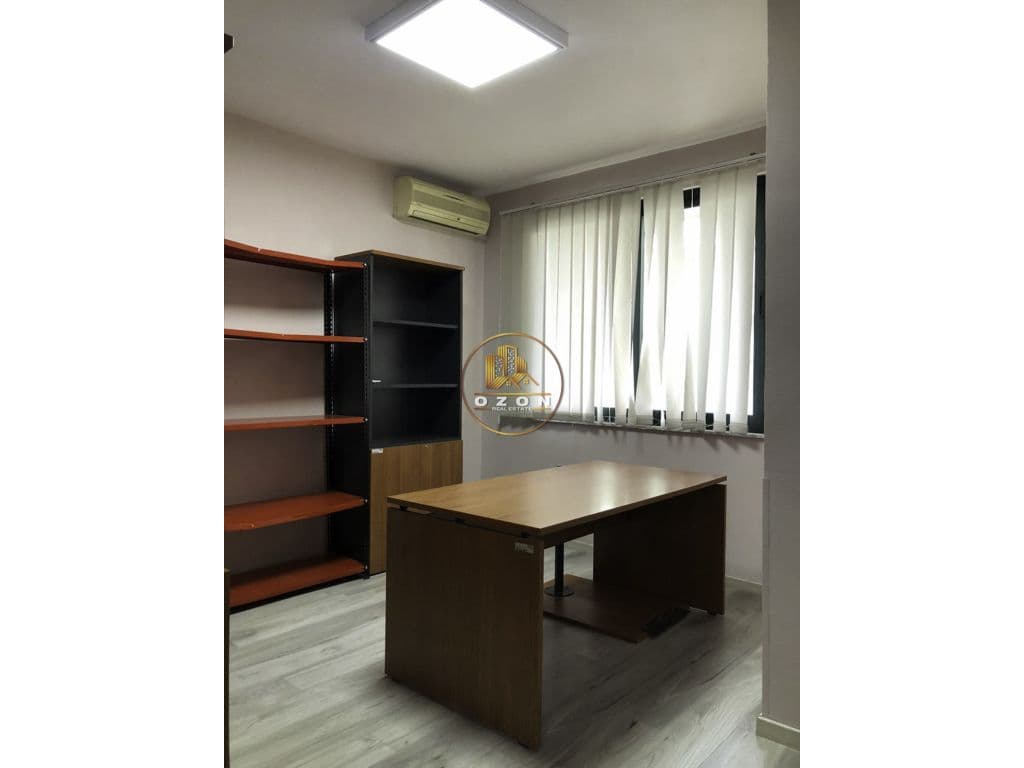 Apartament qera 4+1+2 , per zyra . Adresa : Ish Ekspozita 3