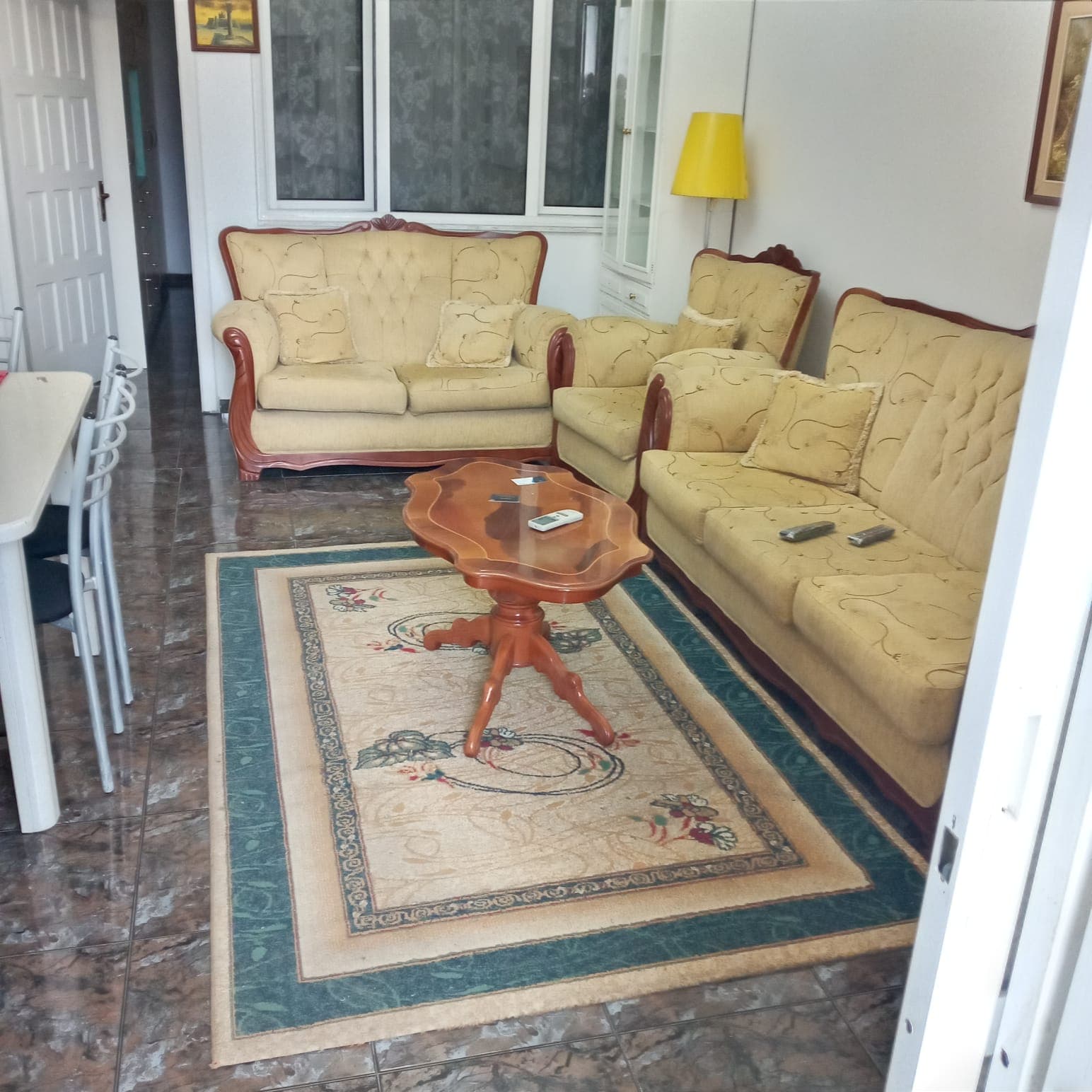 JEPET ME QERA APARTAMENT 1+1 NE MYSLYM SHYR,500€ I DISKUTUESHËM ! 2