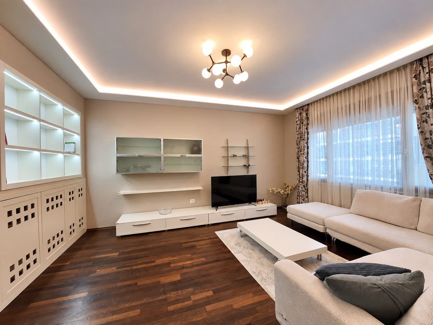 Apartament 2+1+2+parkim për qira, tek Stadiumi Air Albania! 3