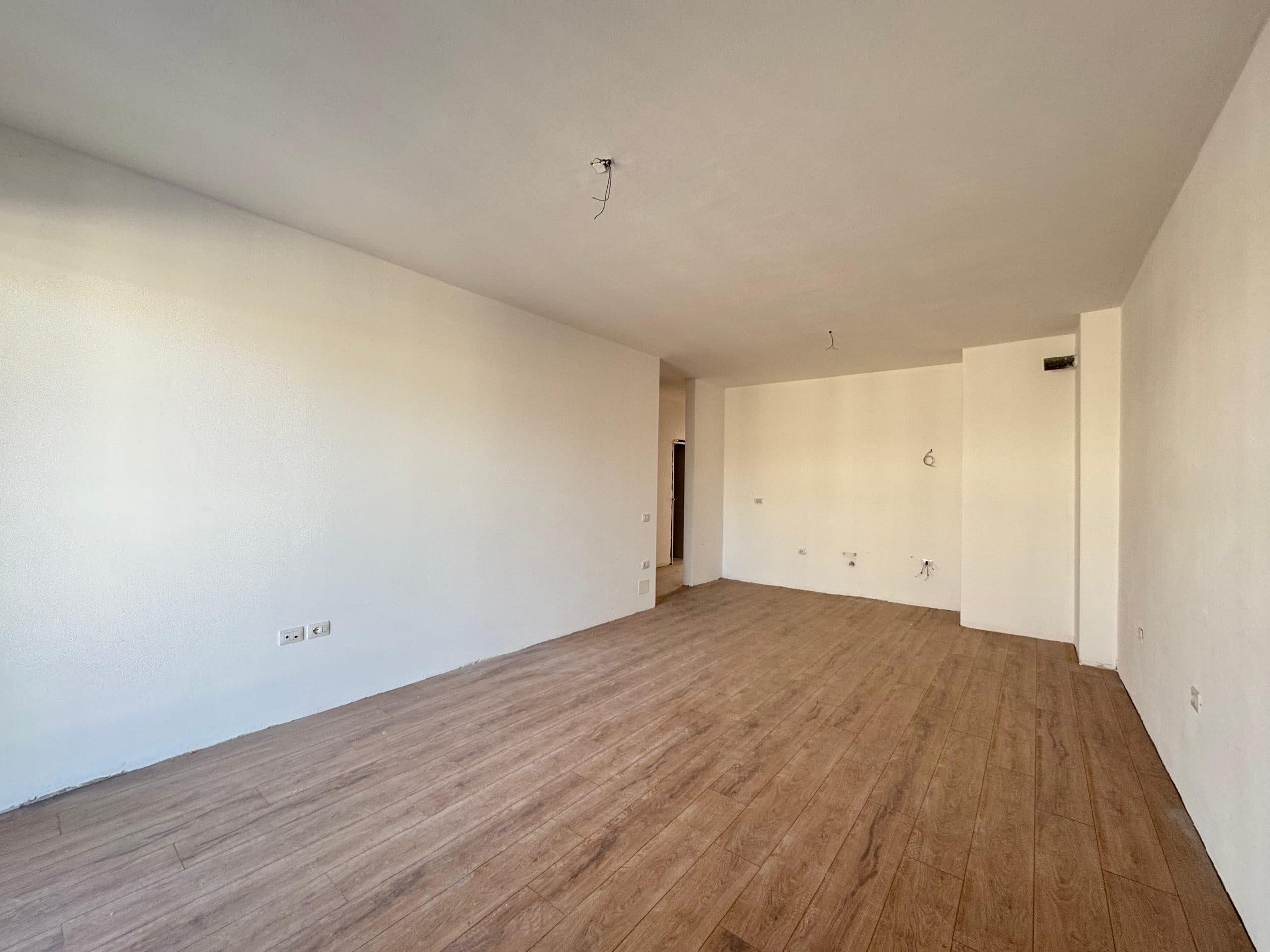 Apartament 2+1+2 për Shitje në Kompleksin Univers City, Pranë QTU-së! 4