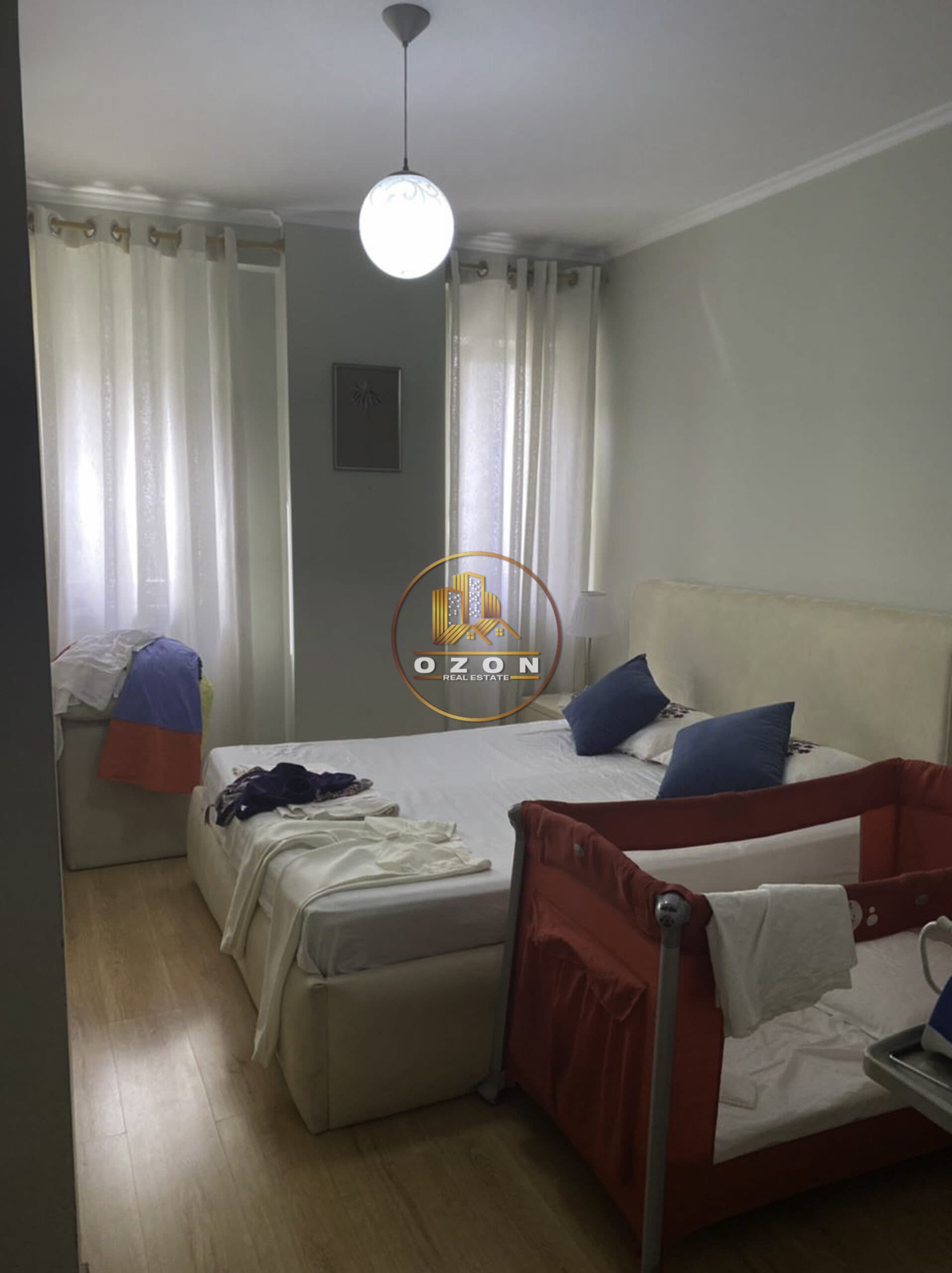 JEPET ME QERA APARTAMENT 2+1 .ADRESA : KOMPLEKSI KONTAKT !