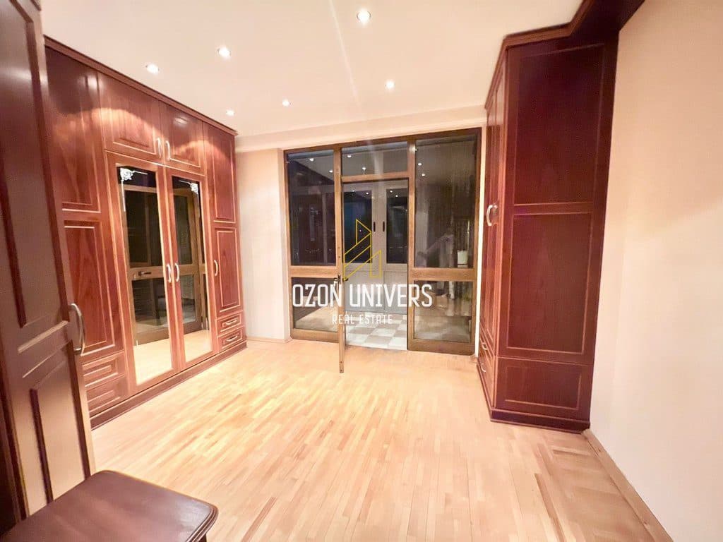 Ambient biznes për qira tek Kafe Roma, Bulevardi Bajram Curri! 3