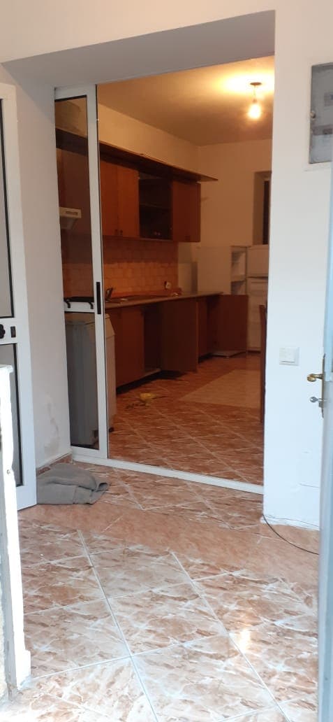 Apartament 1+1 per qera prane Shkolles Petro Nini Luarasi