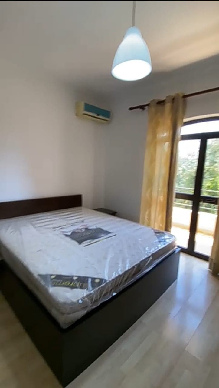Apartament 3+1 Me Qira Në Afërsi Të Rrugës Së Barrikadave, (kat i vilës)! 3