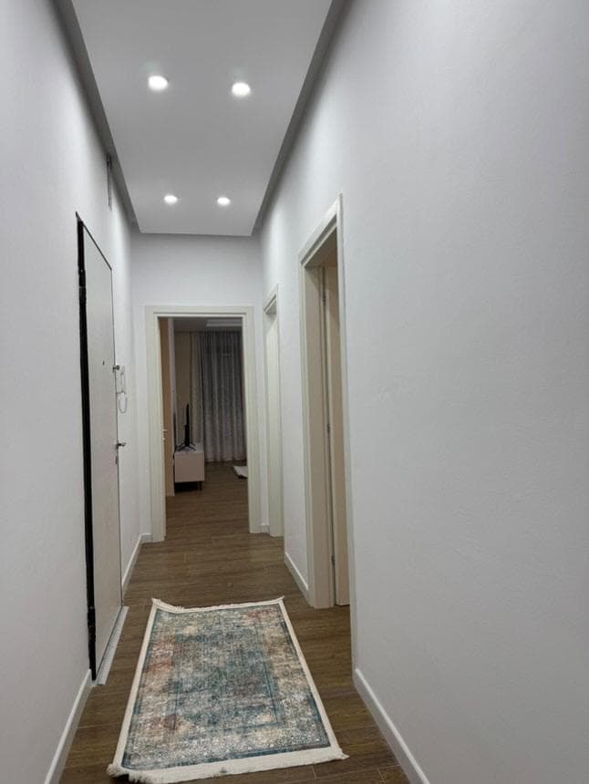 Apartament 2+1+2 për qira, i pa banuar më parë tek ish Sheshi Shqiponja! 3