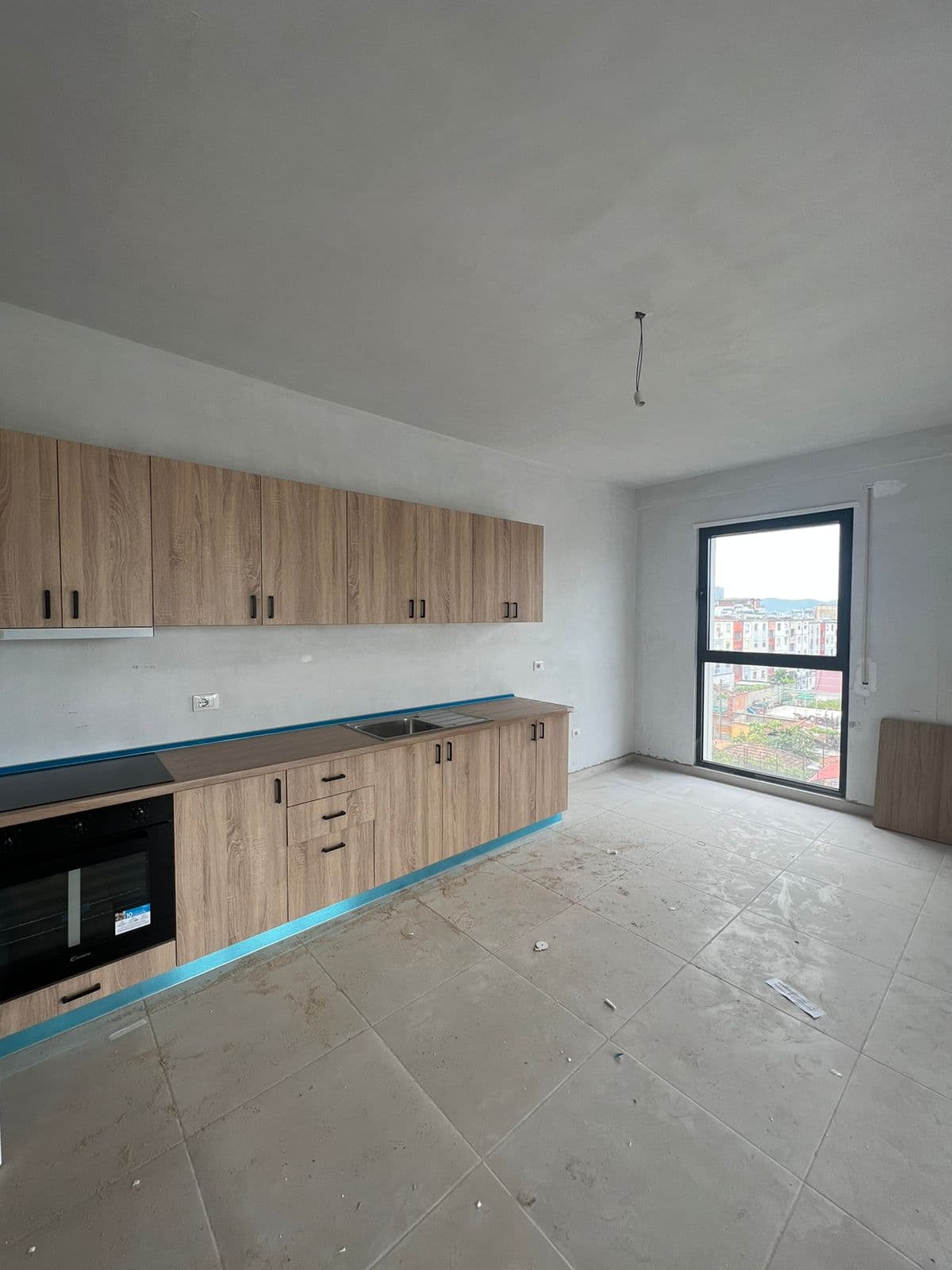 JEPET ME QIRA APARTAMENT 2+1, TEK KOMPLEKSI ASL, RRUGA KONGRESI I MANASTIRIT!