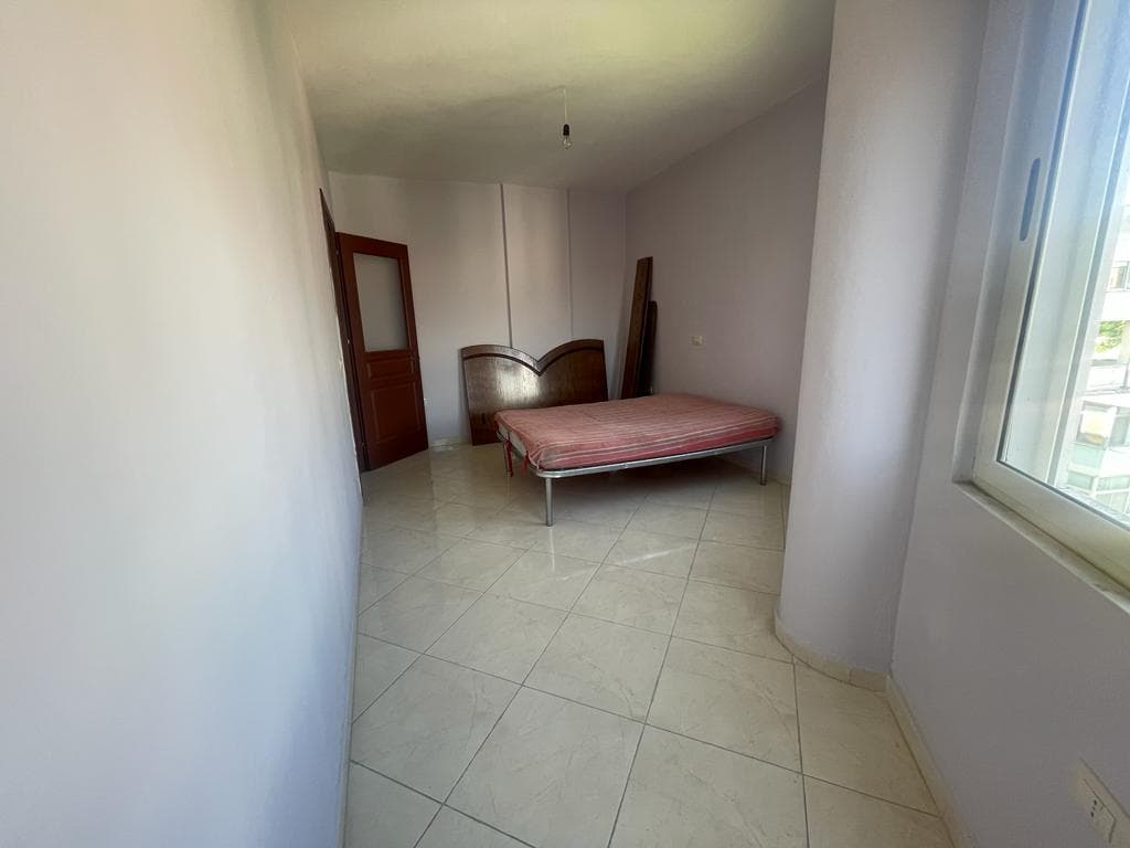 SHITET APARTAMENT 3+1 TEK FRESKU! 2