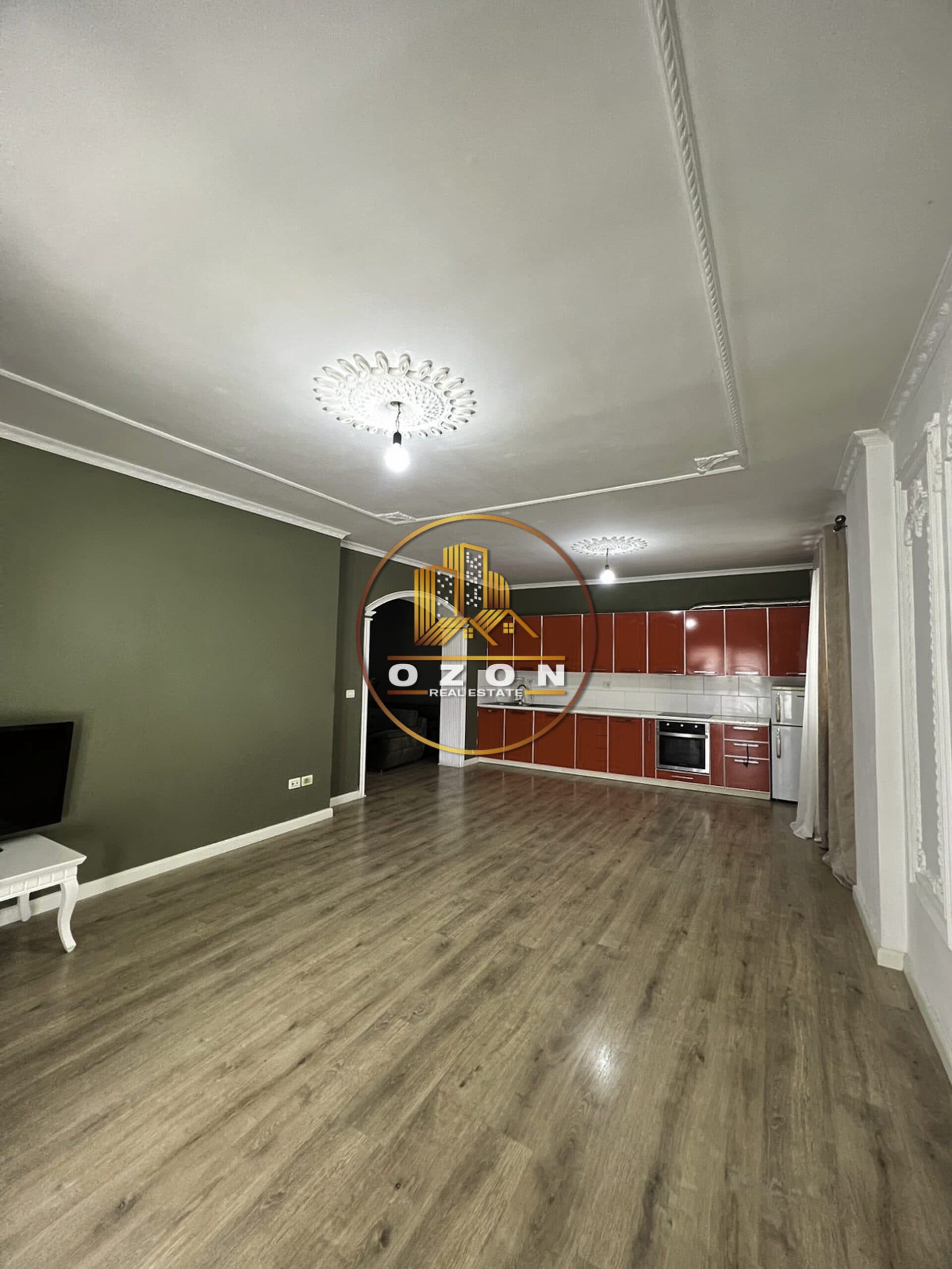 JEPET ME QIRA APARTAMENT 2+1 PER BIZNES, NE MYSLYM SHYR!