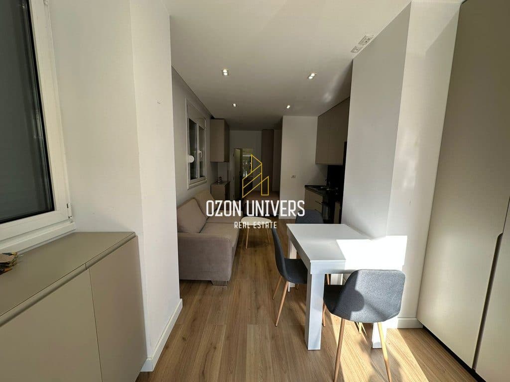 Shitet Studio Apartament Tek Rruga Barrikadave!