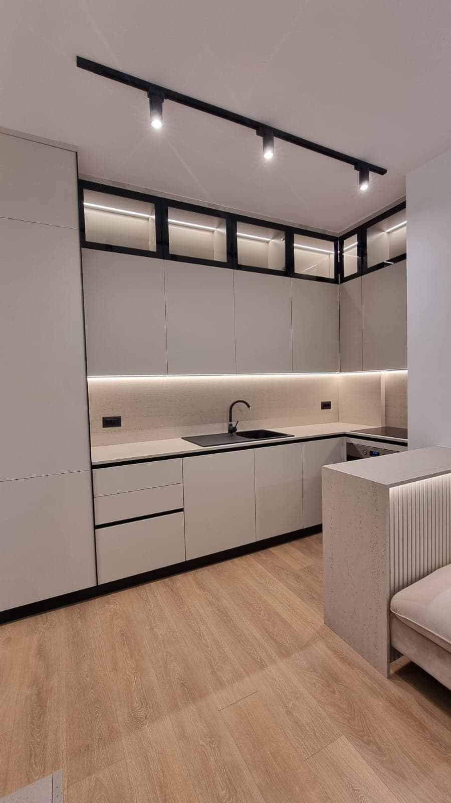 Apartament 1+1 +Post Parkimi me Qera Tek Oxhaku,Pranë UET 4