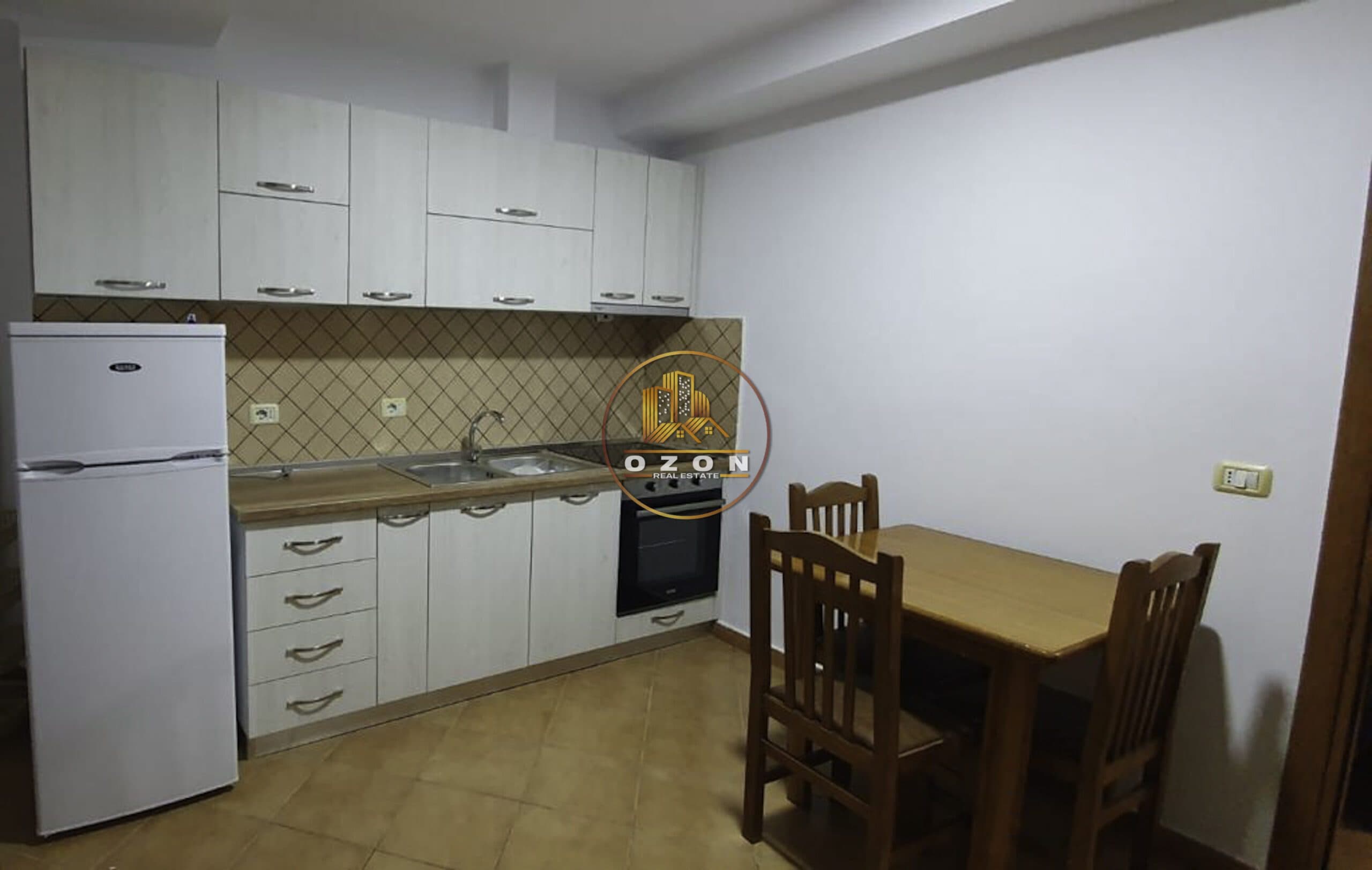 Apartament 1+1 per qera , i mobiluar ,ne Qender te Tiranes 4