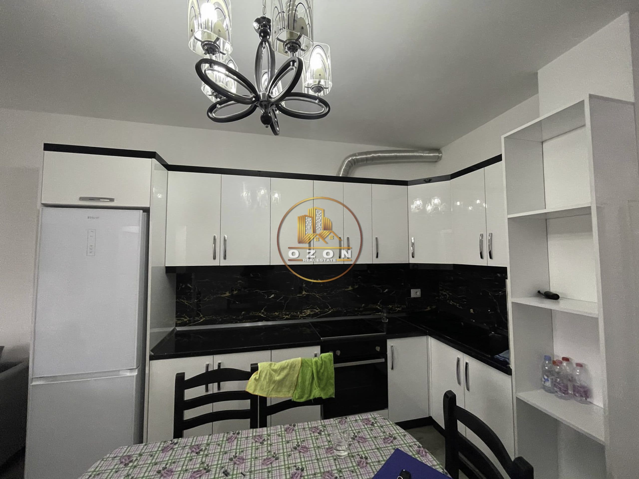 SUPER APARTAMENT 2+1 ME QERA TEK RRUGA E BURGUT !