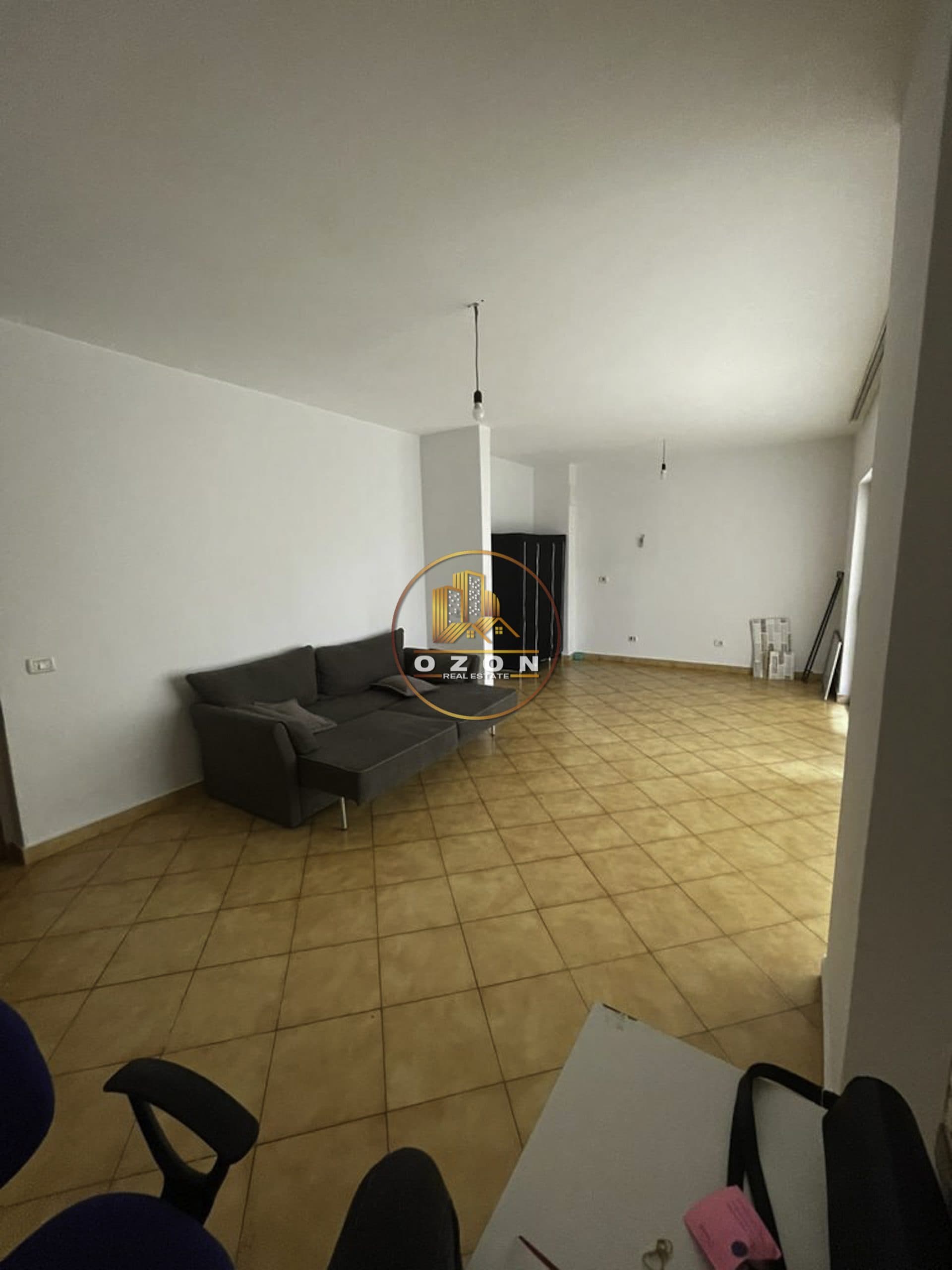 JEPET ME QERA APARTAMENT 2+1 PER ZYRA PRANE UET ! 4