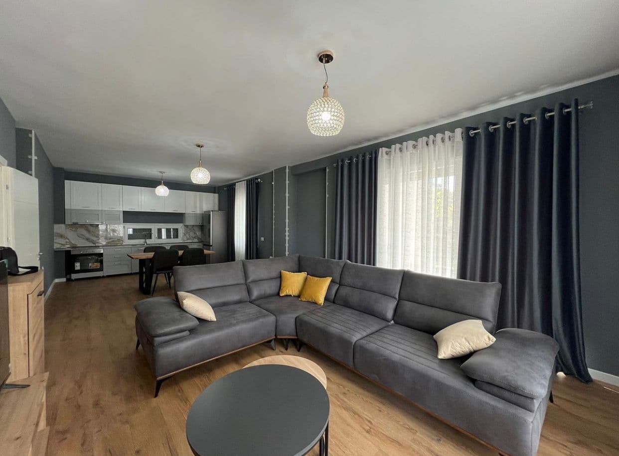 JEPET ME QIRA APARTAMENTI 2+1+2 ME POST PARKIMI, KOPSHTI BOTANIK, TIRANË!