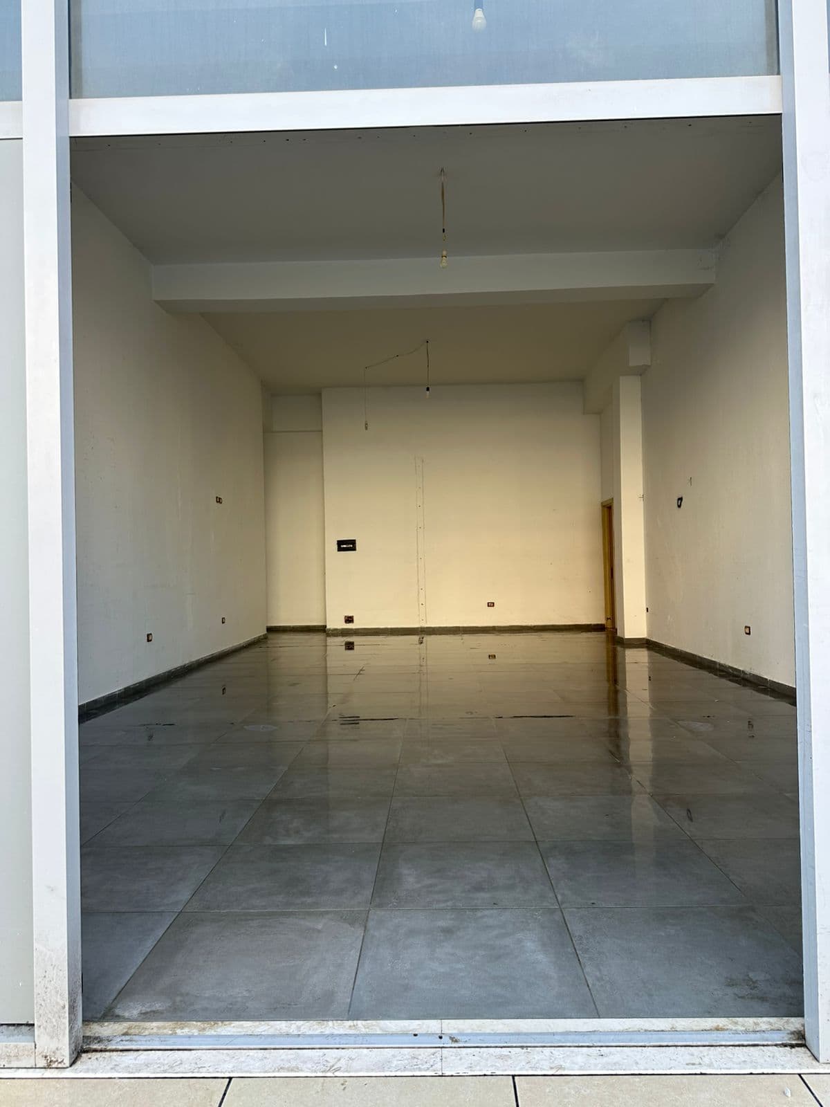 Dyqan per Qira 80 m2, Astir Tirane!