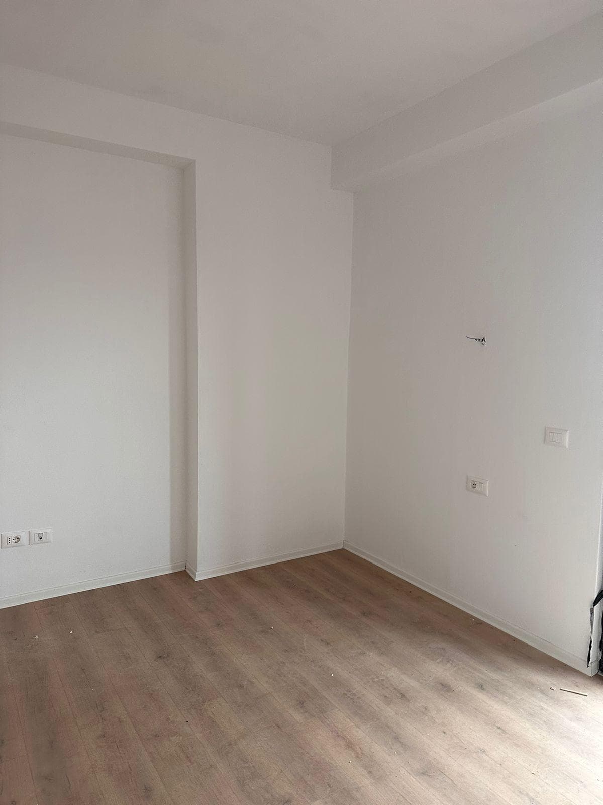 Tek Tirana Garden Building ofrohet Apartament 2+1 me Qira! 4