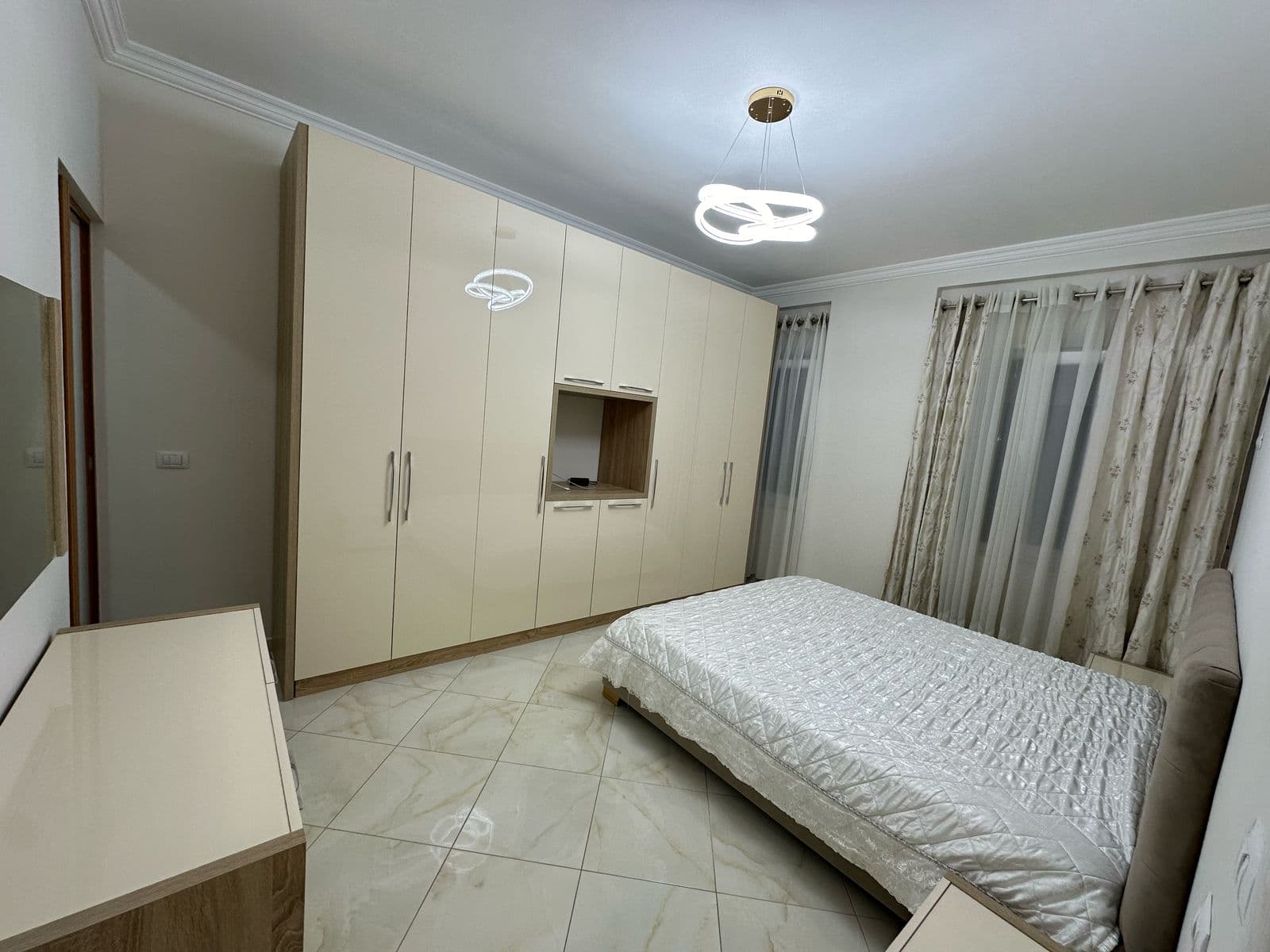 Apartament 3+1+2 për shitje tek Liqeni i Thatë! 4