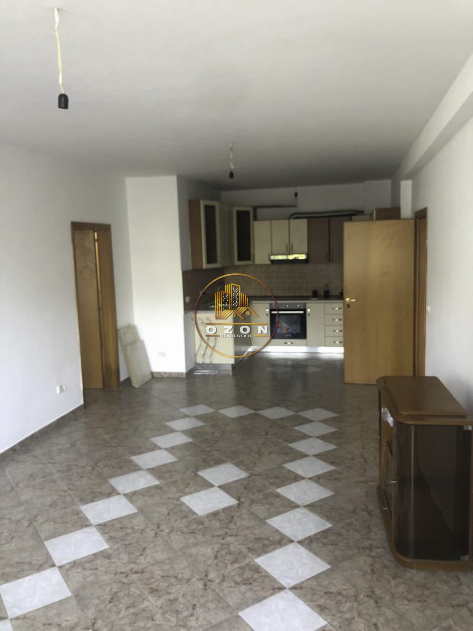 Apartament 2+1+2 me qera per banim/zyra.Adresa : 21 Dhjetori