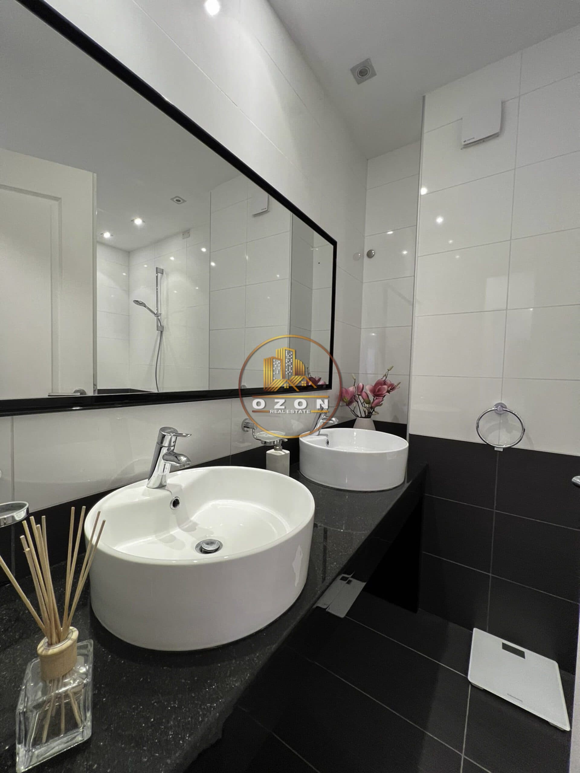 SHITET/QERA APARTAMENT 3+1+3 NE REZIDENCE PRANE TEG !