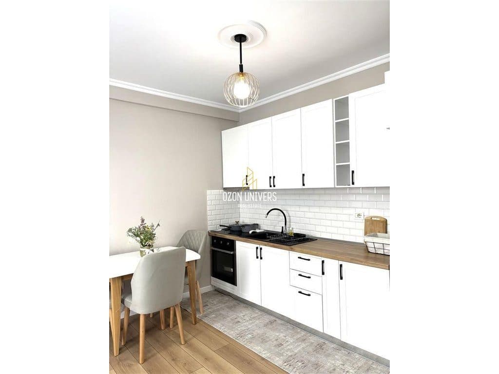 Jepet me qera Apartament 1+1 +2 ballkone pranë Vilës L, Astir! 4