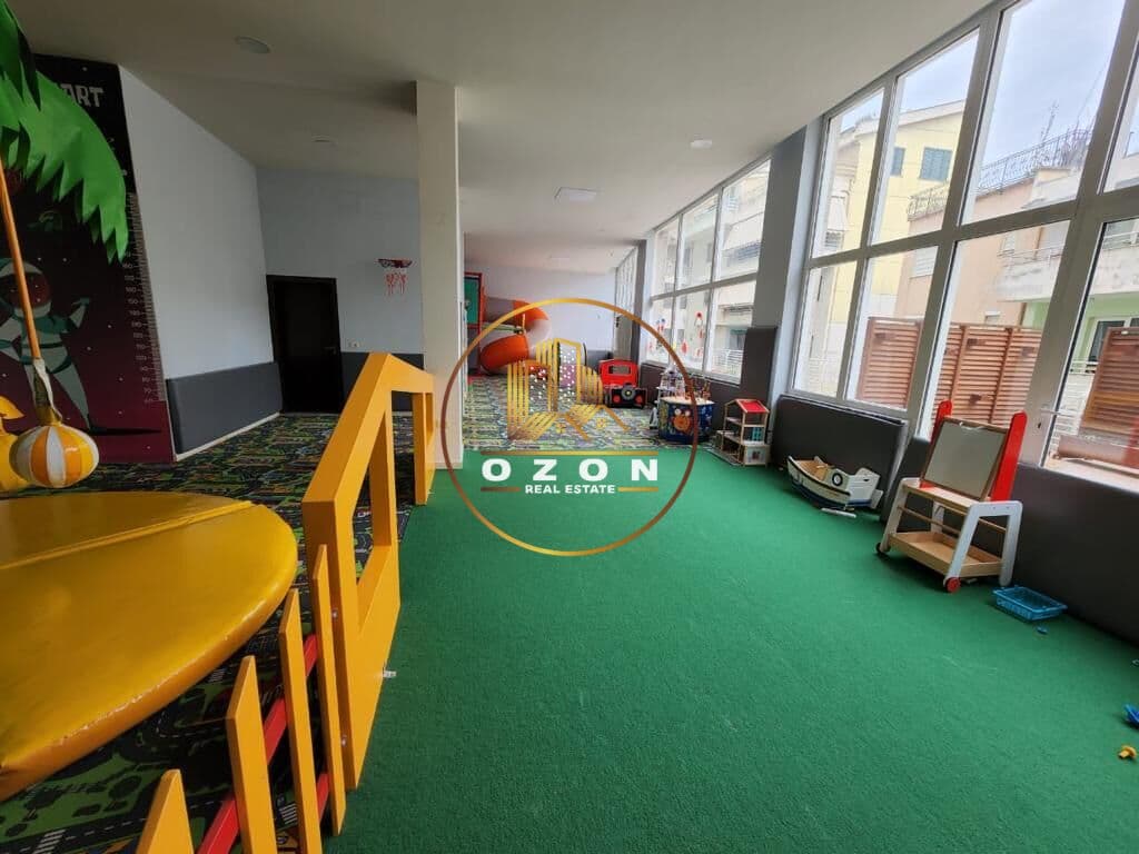 Bar-Restoranti i Investuar në Zonën e Kodrës së Diellit për Shitje! 3